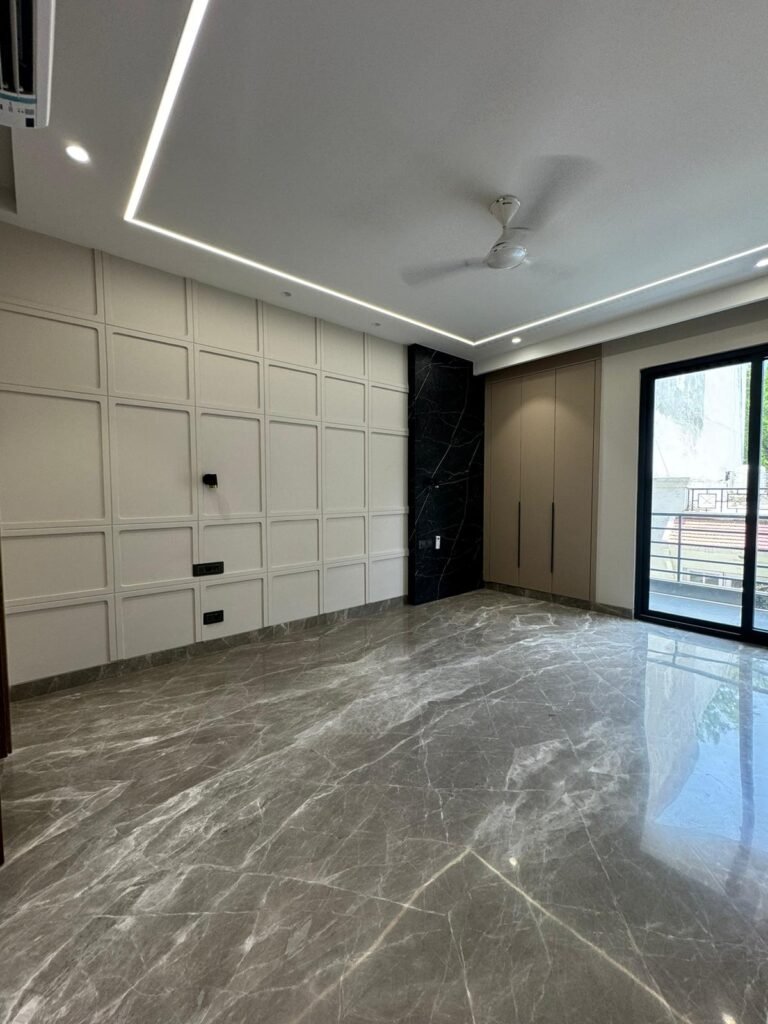 Builder Floor in DLF Phase-4
