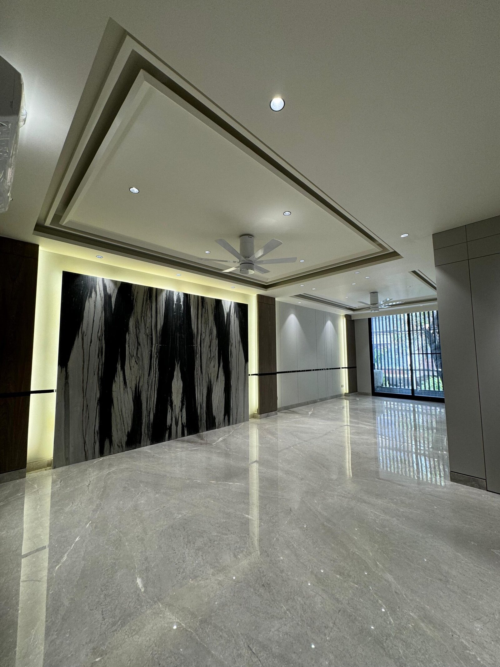 Builder Floor in South City-1