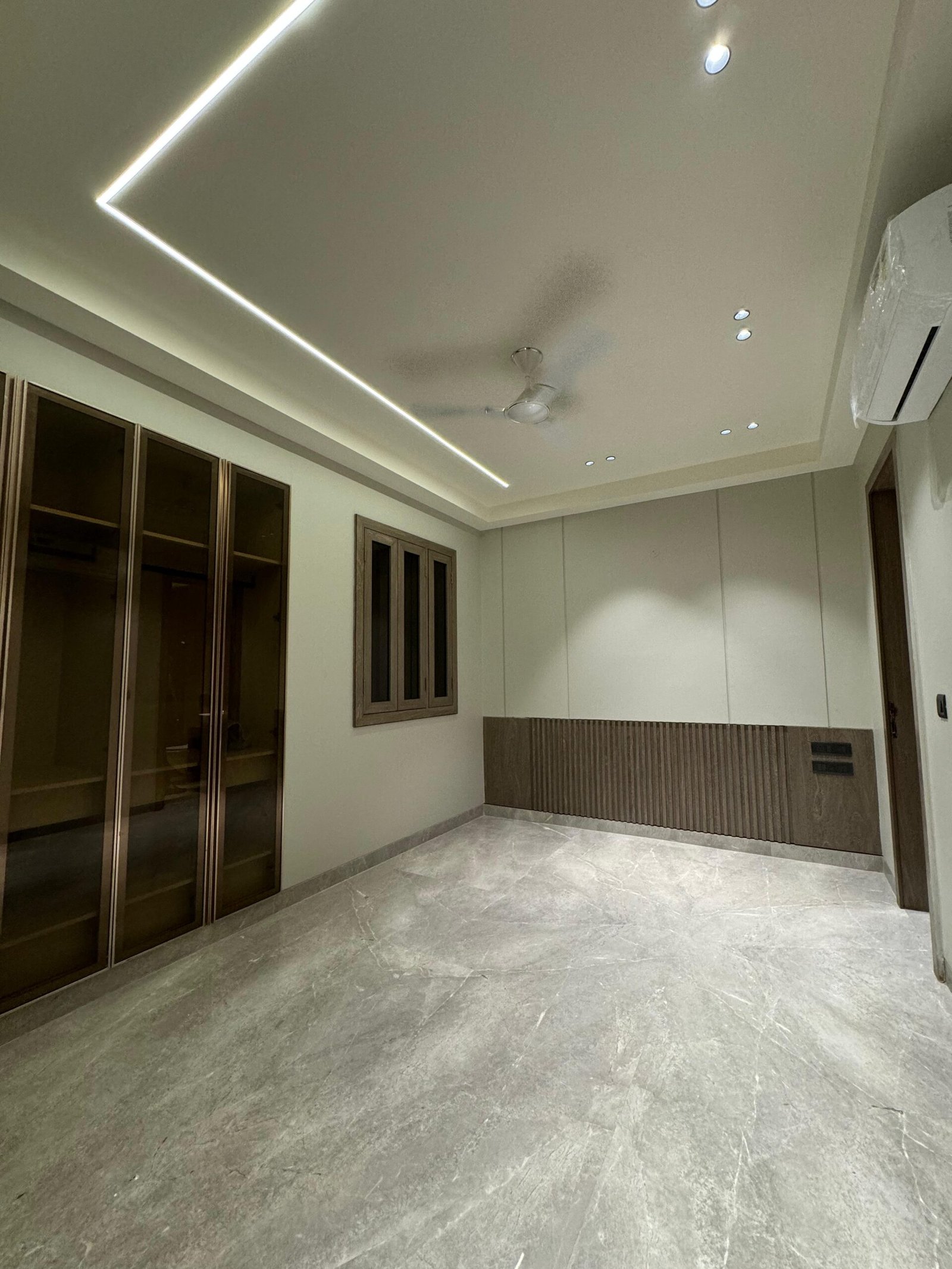 Builder Floor in South City-1