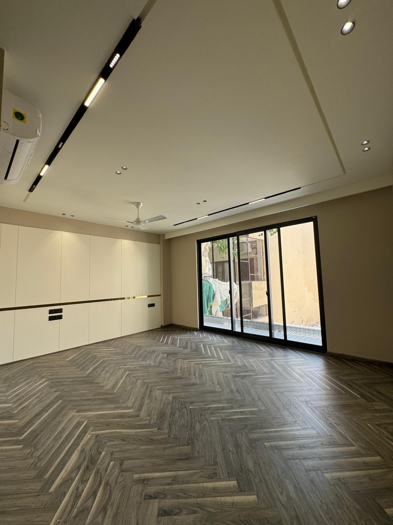 Builder Floor in South City-1