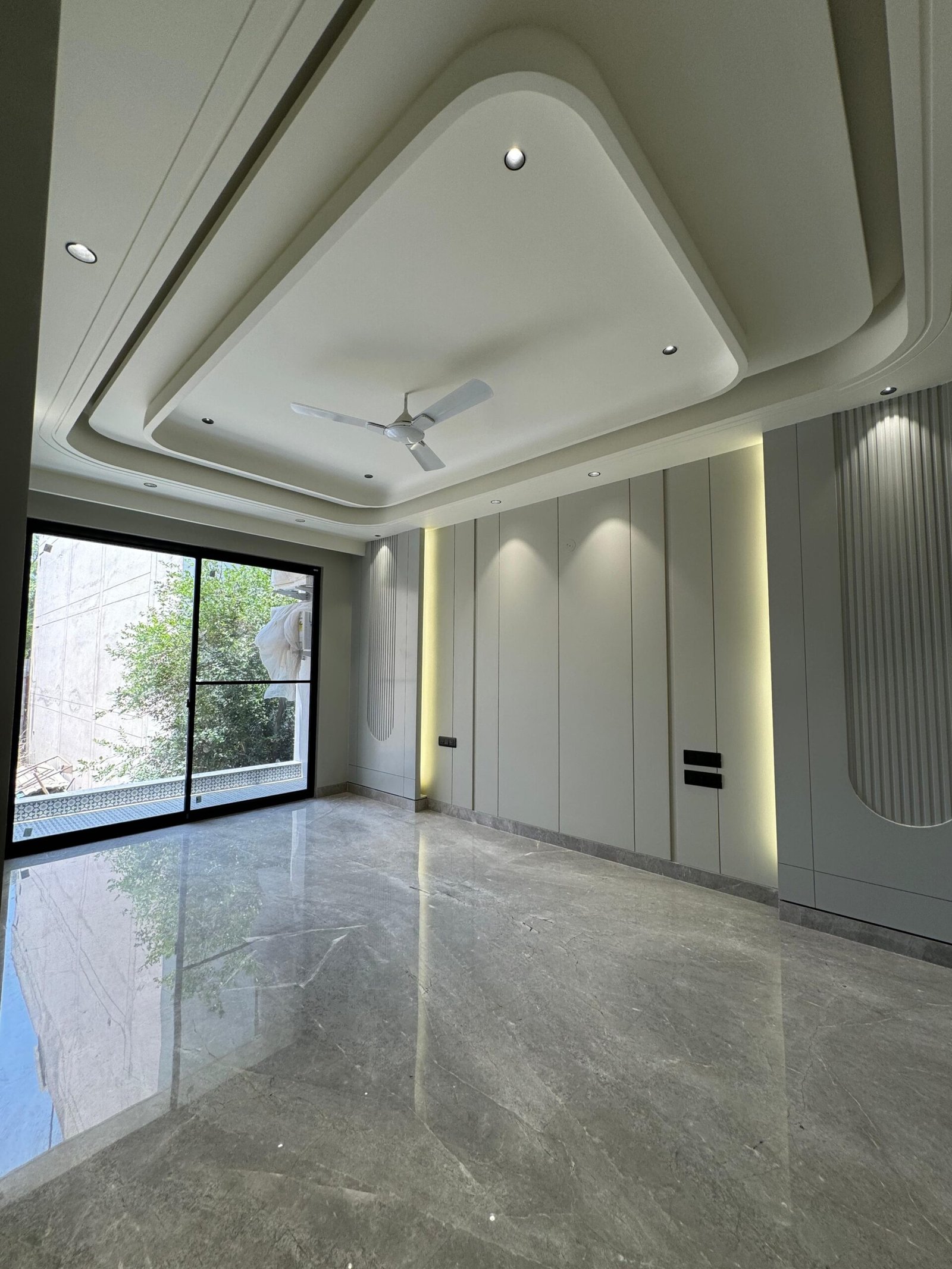 Builder Floor in South City-1