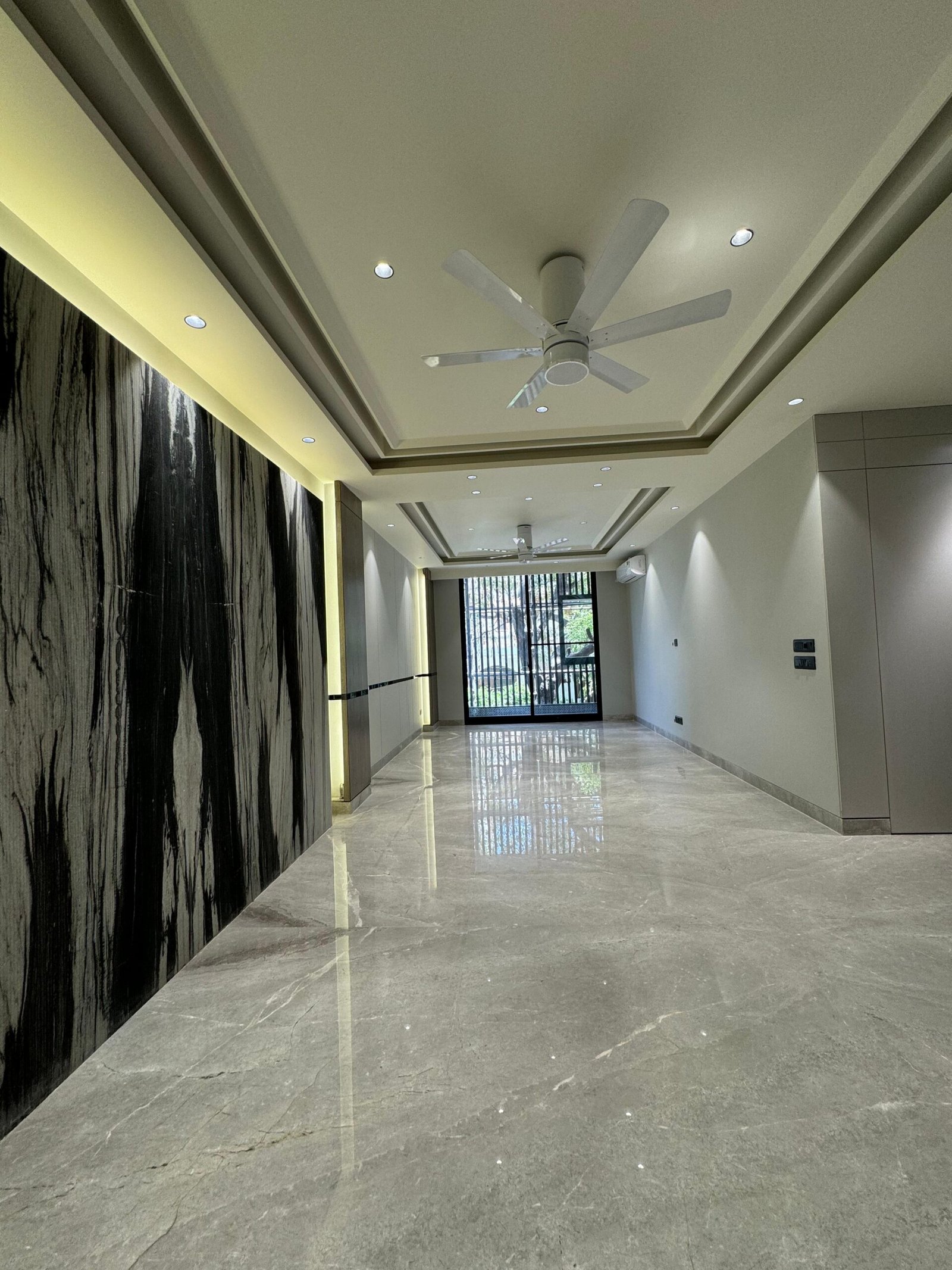 Builder Floor in South City-1