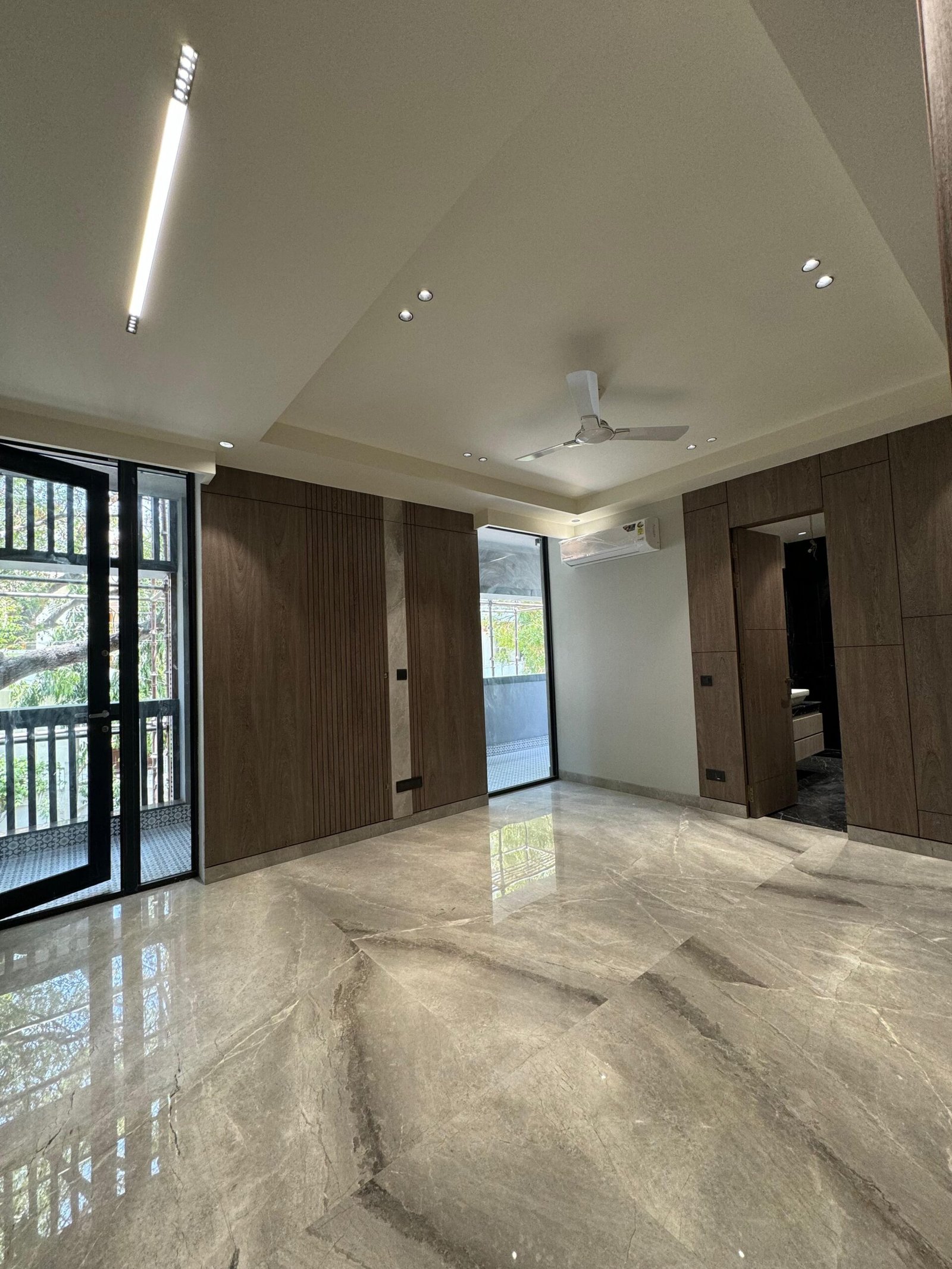 Builder Floor in South City-1