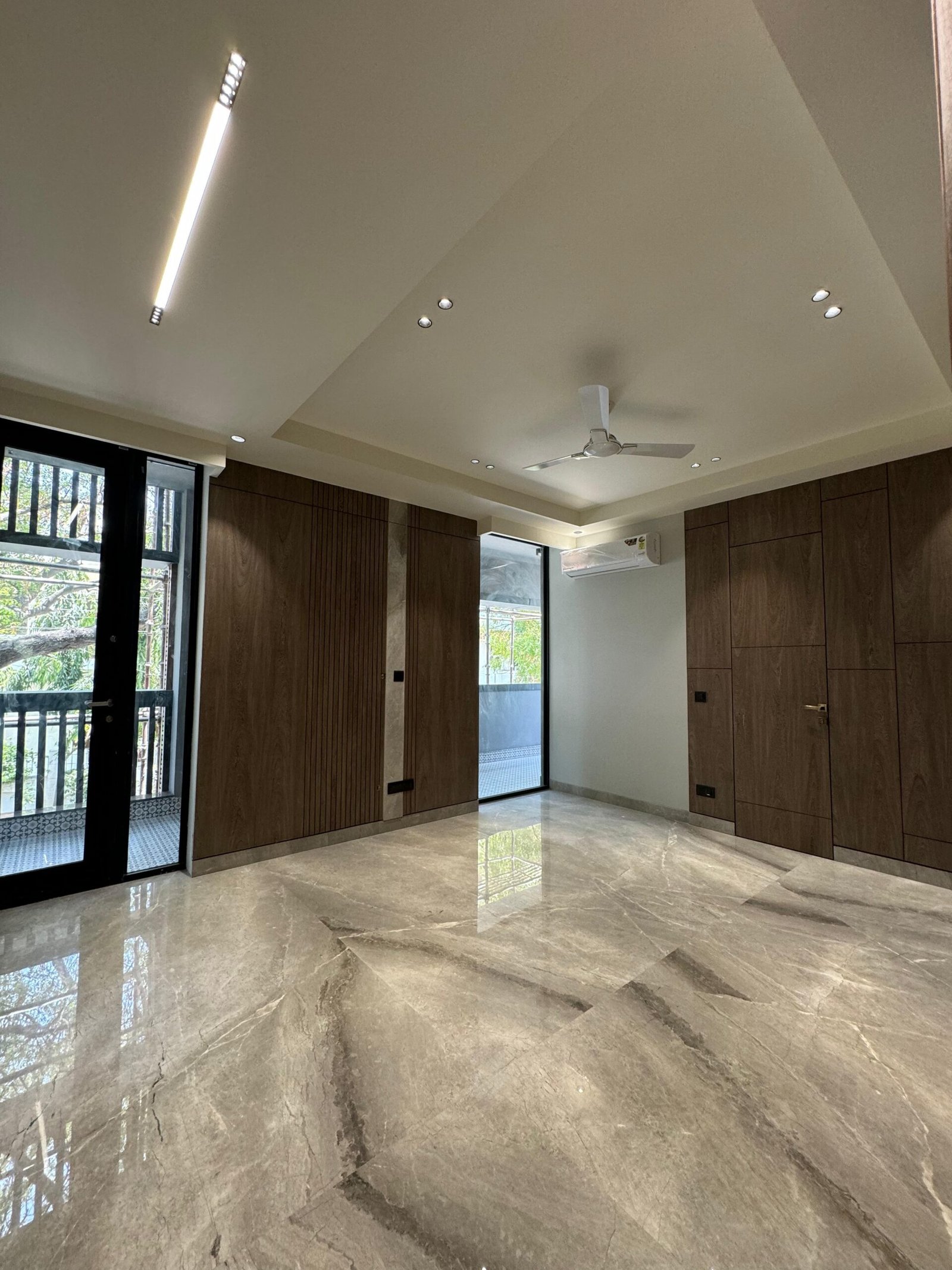 Builder Floor in South City-1