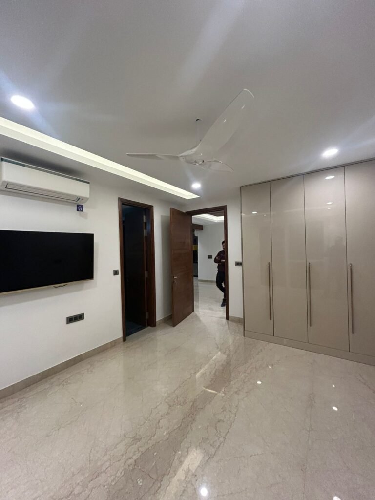 Builder Floor in Sushant Lok-2
