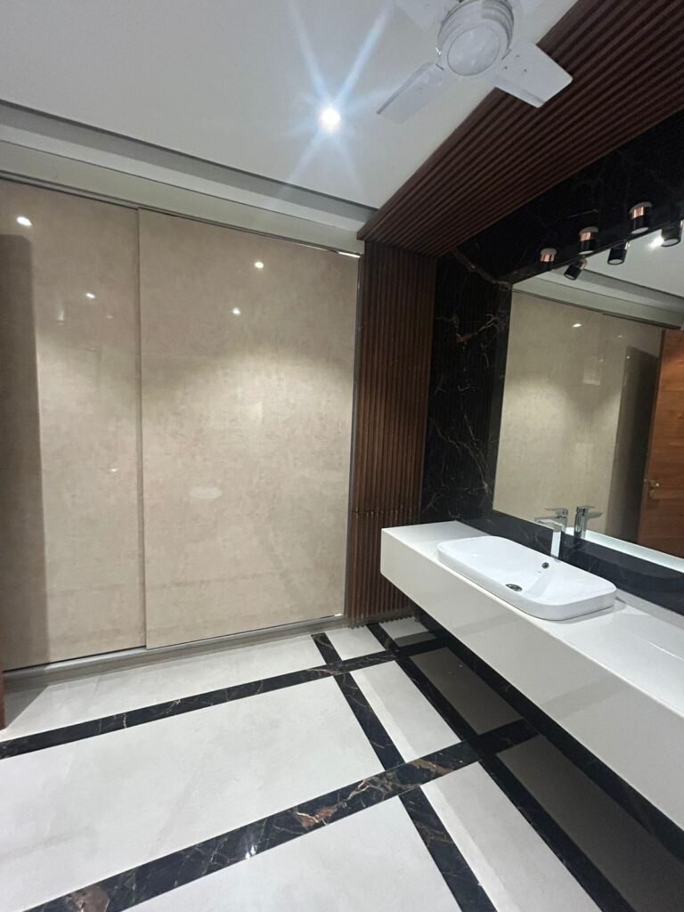 Builder Floor in Sushant Lok-2