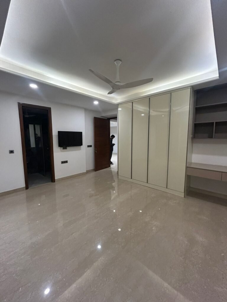 Builder Floor in Sushant Lok-2