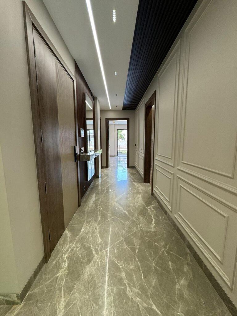 Builder Floor in Sushant Lok-3