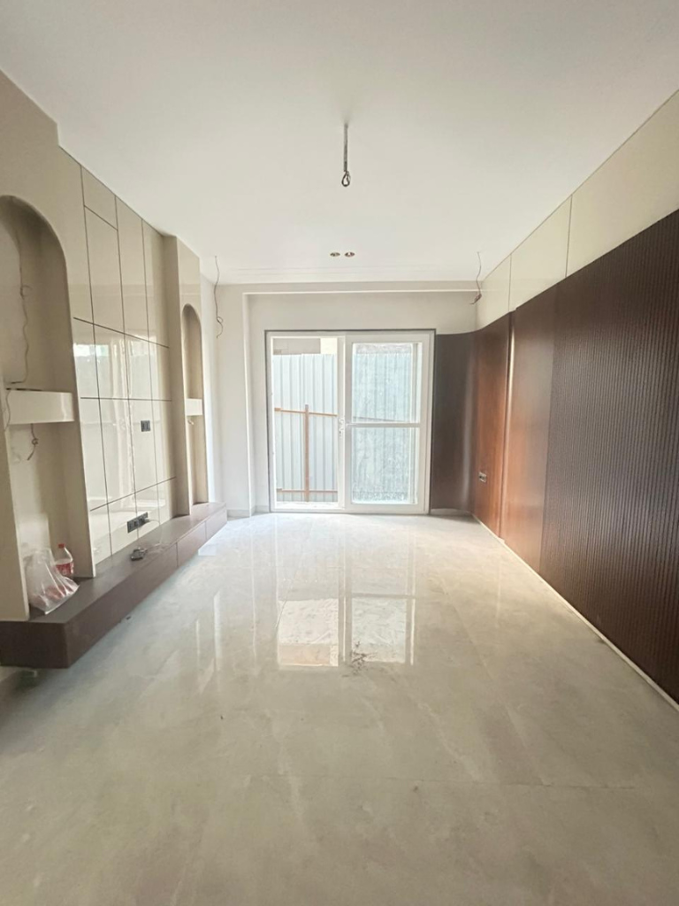 Builder Floor in South City-1